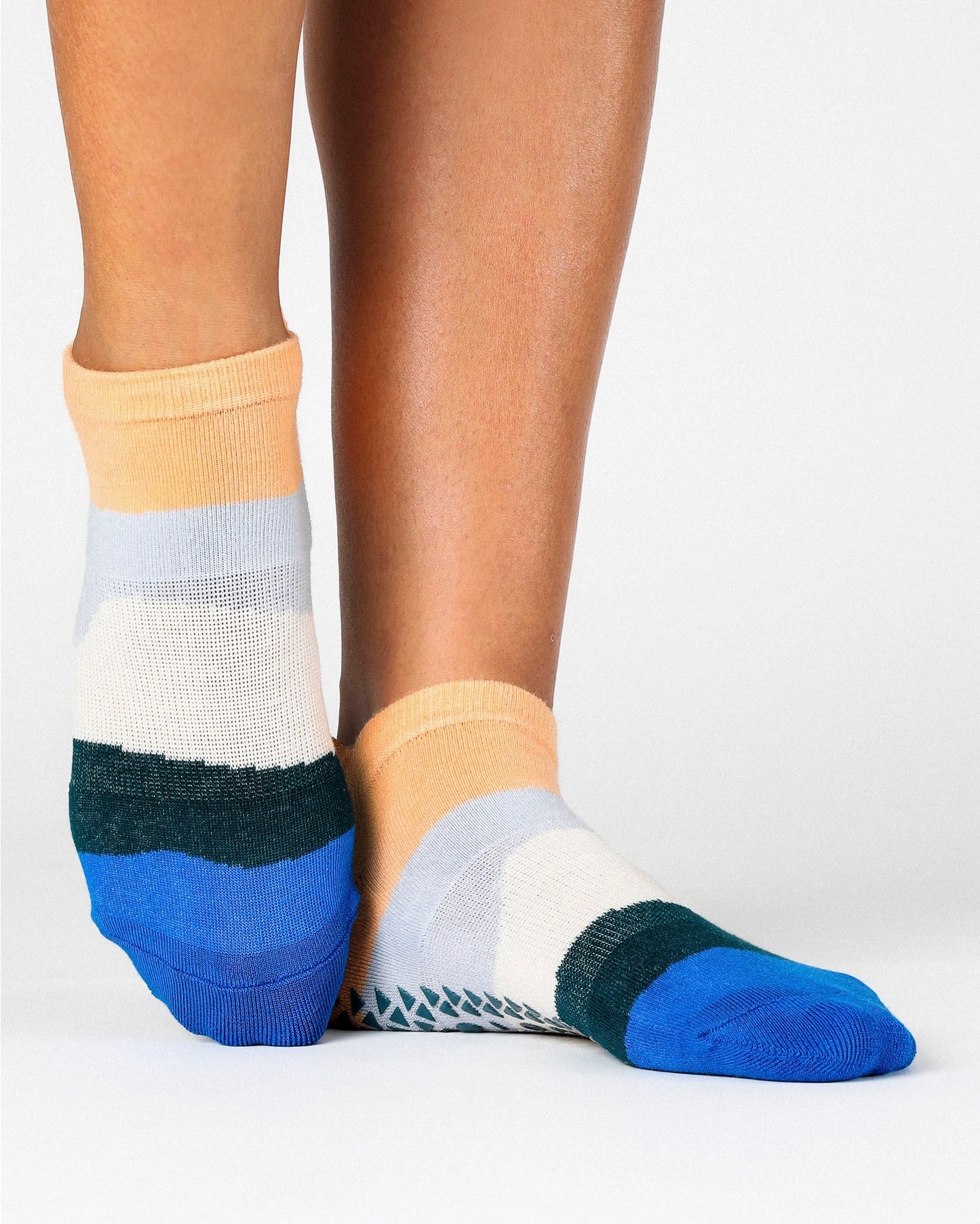 Pointe Studio - Women's Layered Striped Full Foot Grip Sock POPY