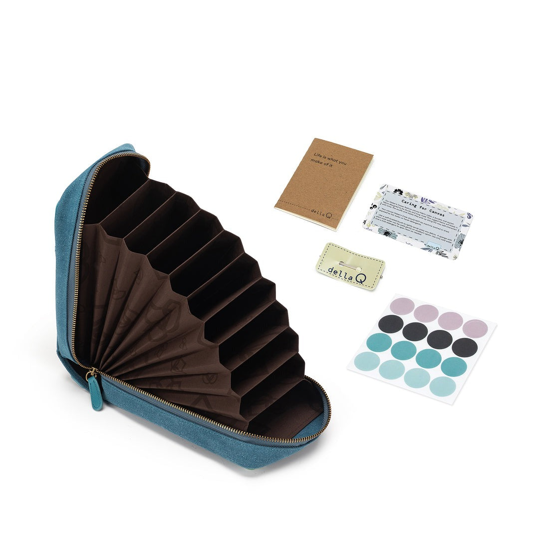 Della Q Maker's Circular Needlecase