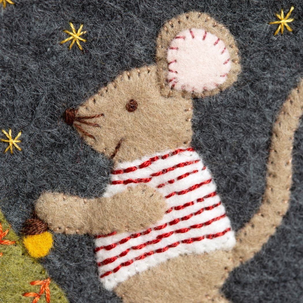 Corinne Lapierre Christmas with the Mouse Family Appliqué Hoop Craft Kit