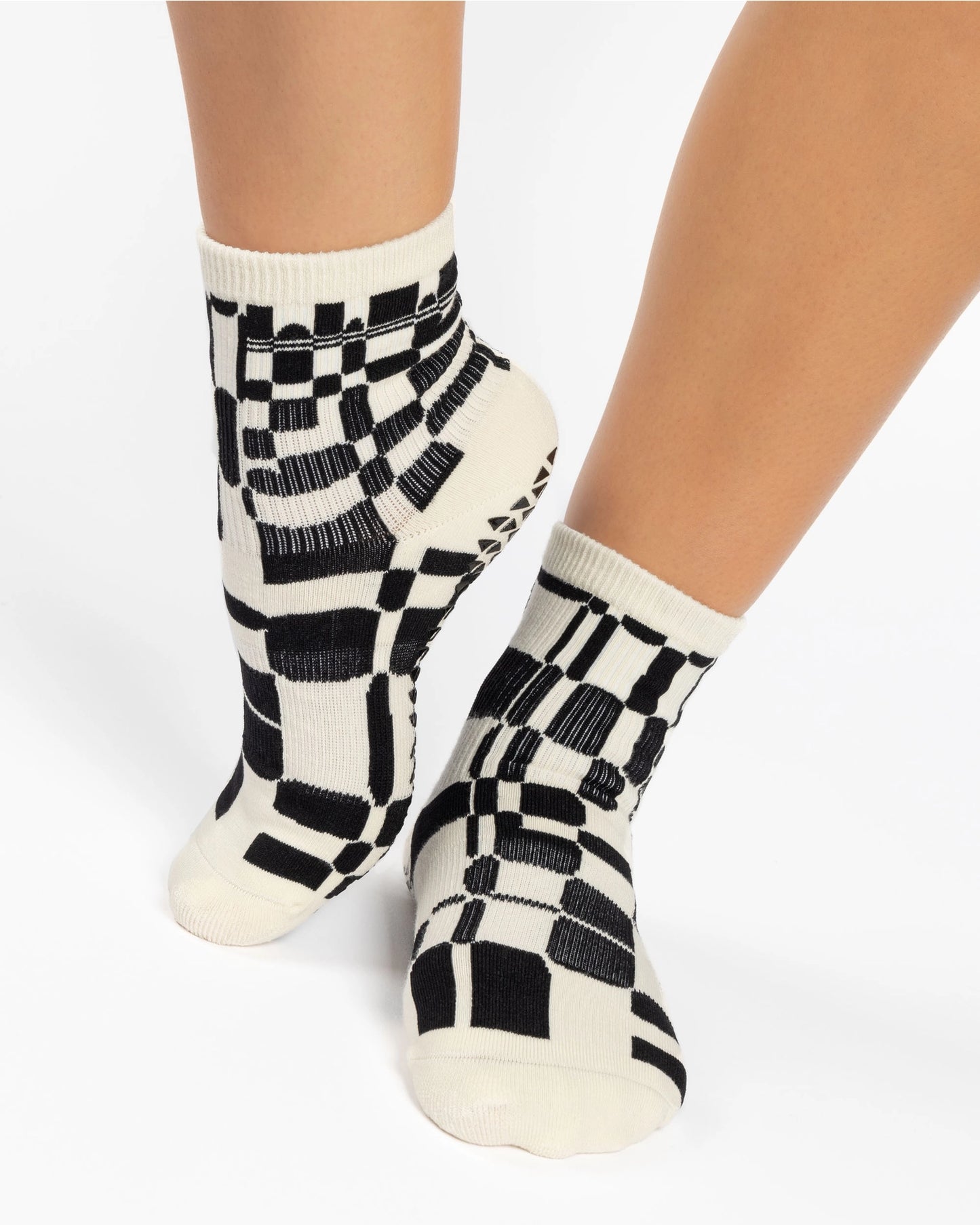 Pointe Studio -  Women's Retro Geo Ankle Grip Sock