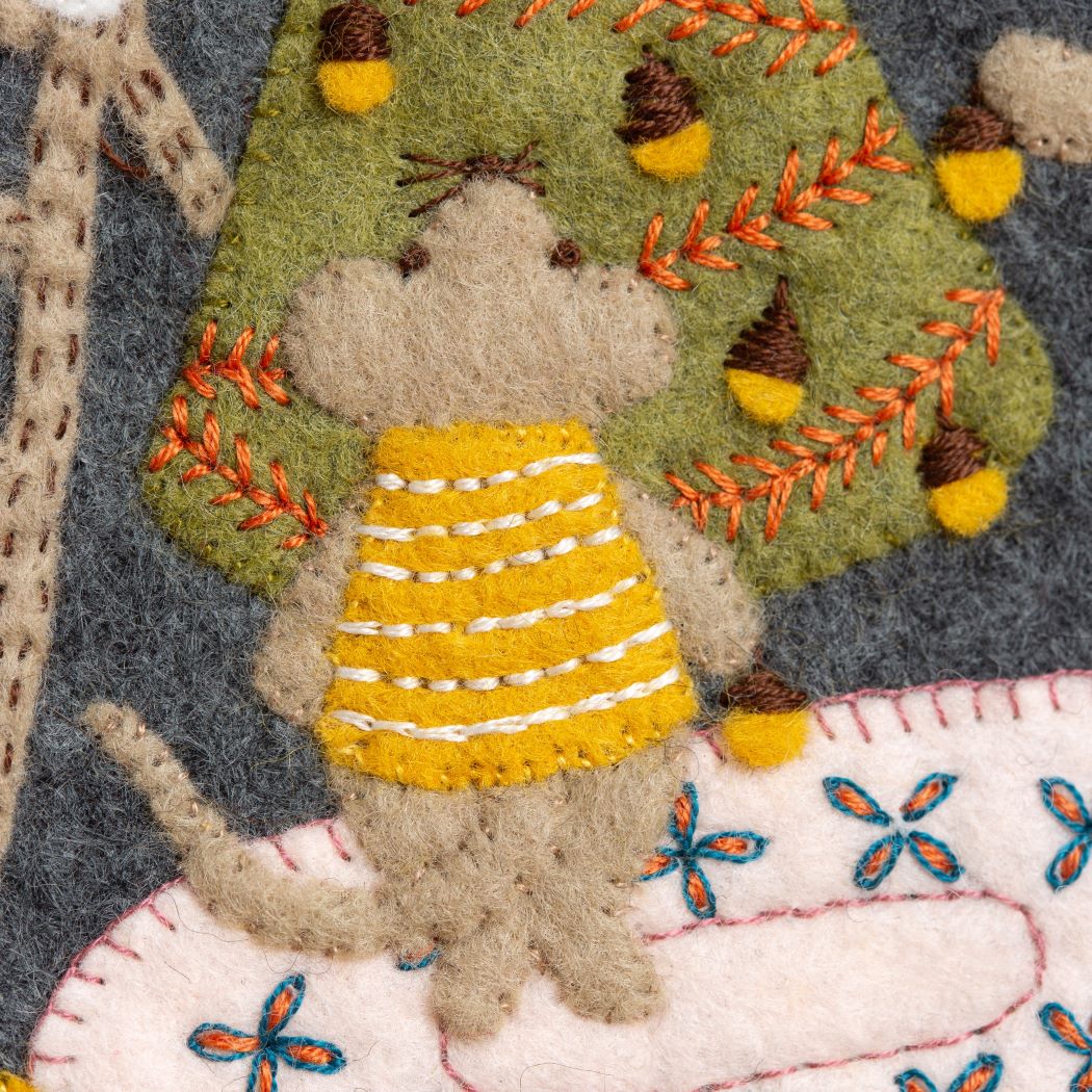 Corinne Lapierre Christmas with the Mouse Family Appliqué Hoop Craft Kit
