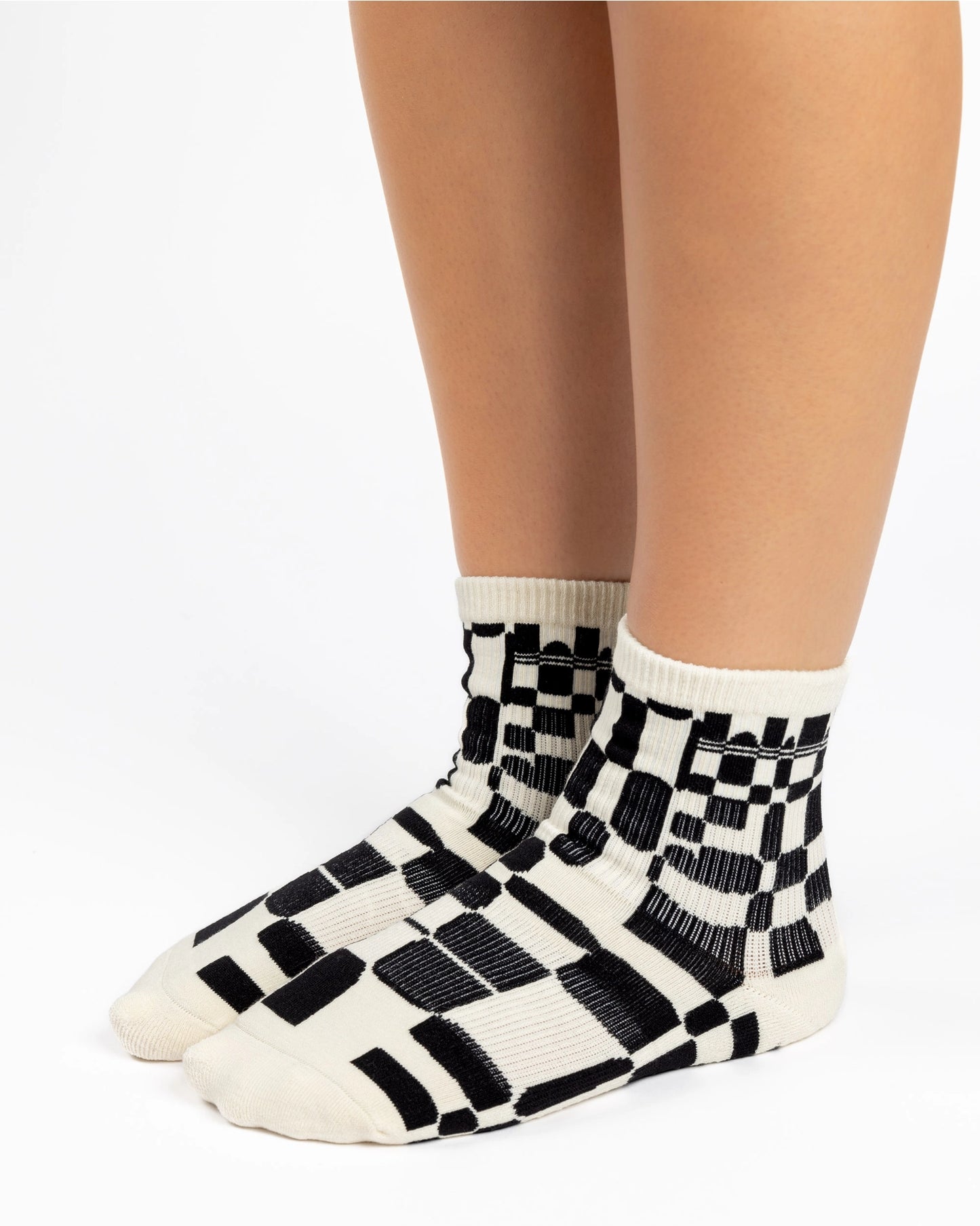 Pointe Studio -  Women's Retro Geo Ankle Grip Sock