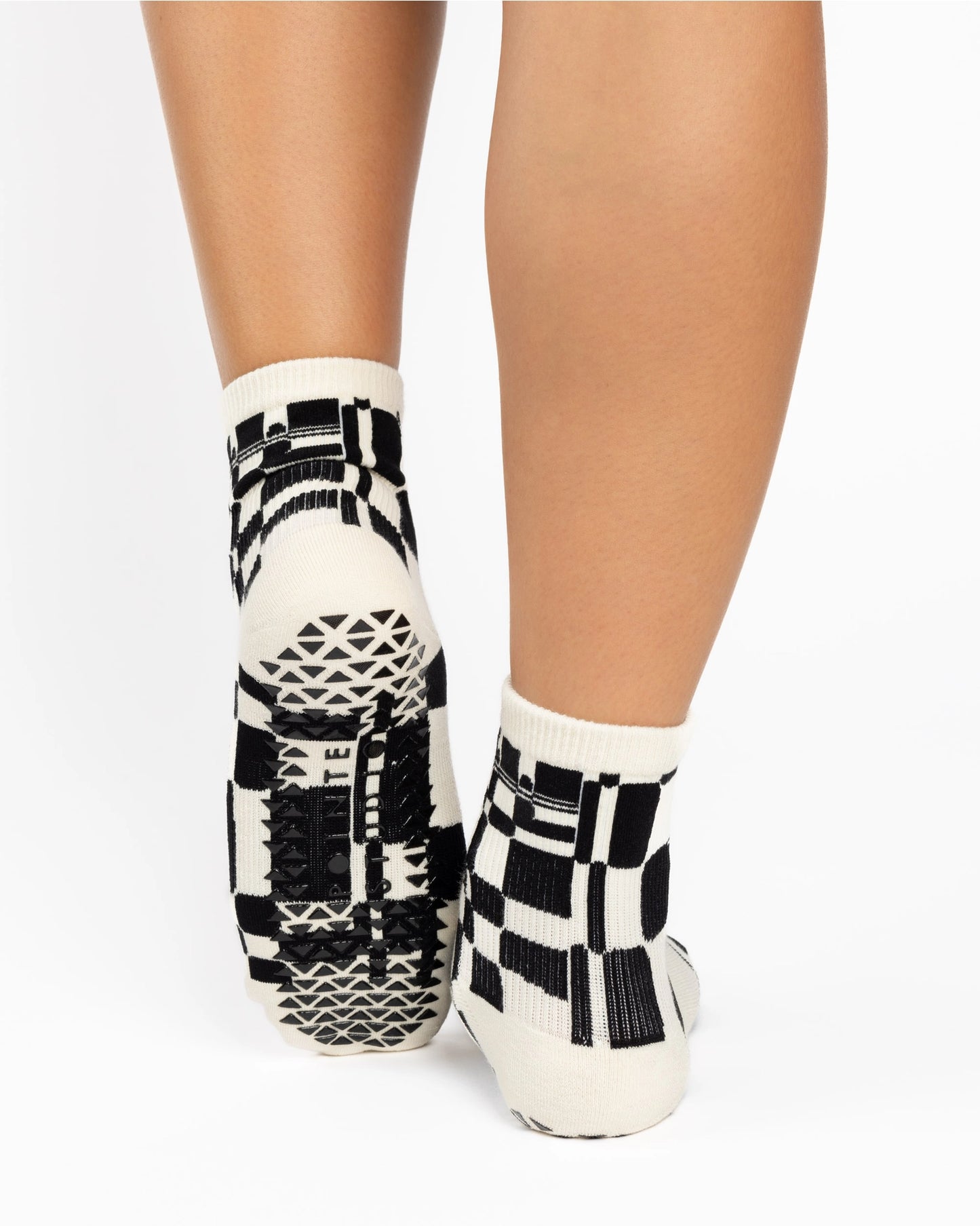Pointe Studio -  Women's Retro Geo Ankle Grip Sock
