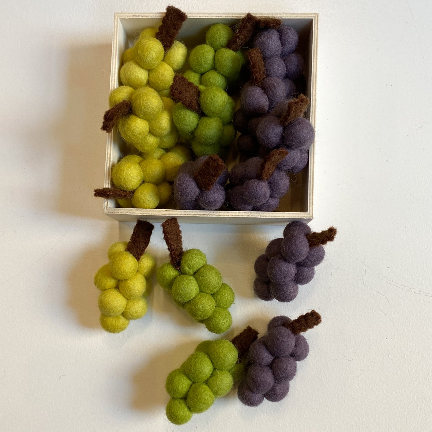Felt Grapes