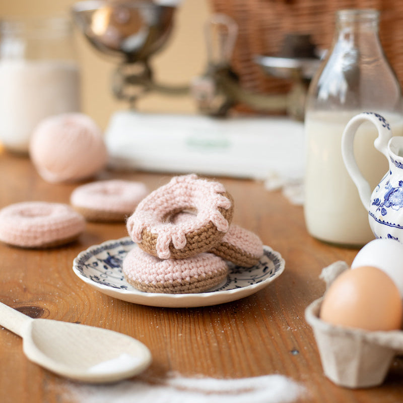 Toft Mini Crochet Kit - Mini Doughnut