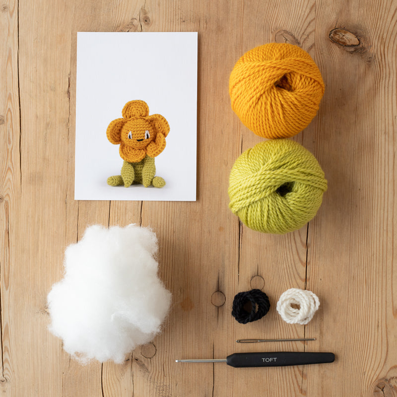 Toft Mini Crochet Kit - Mini Buttercup
