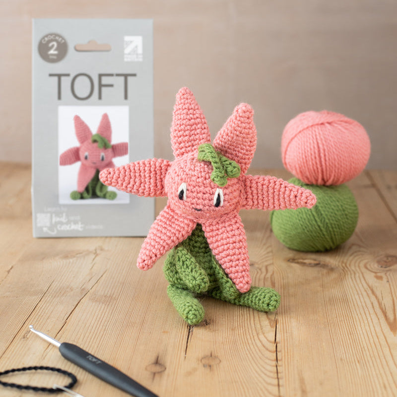 Toft Mini Crochet Kit - Mini Lily