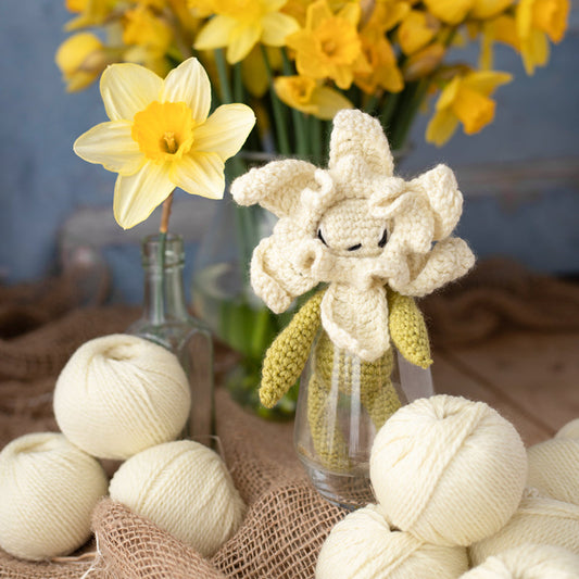 Toft Mini Crochet Kit - Mini Daffodil
