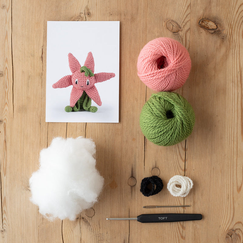 Toft Mini Crochet Kit - Mini Lily