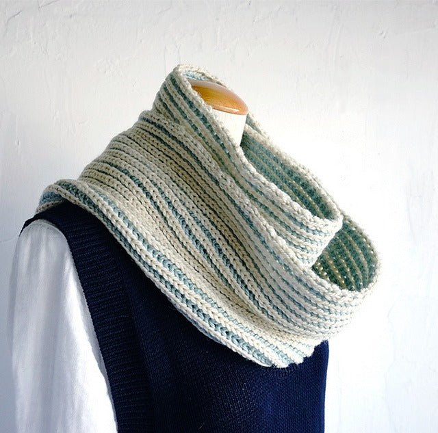 Learn to Knit a Two Color Brioche Scarf