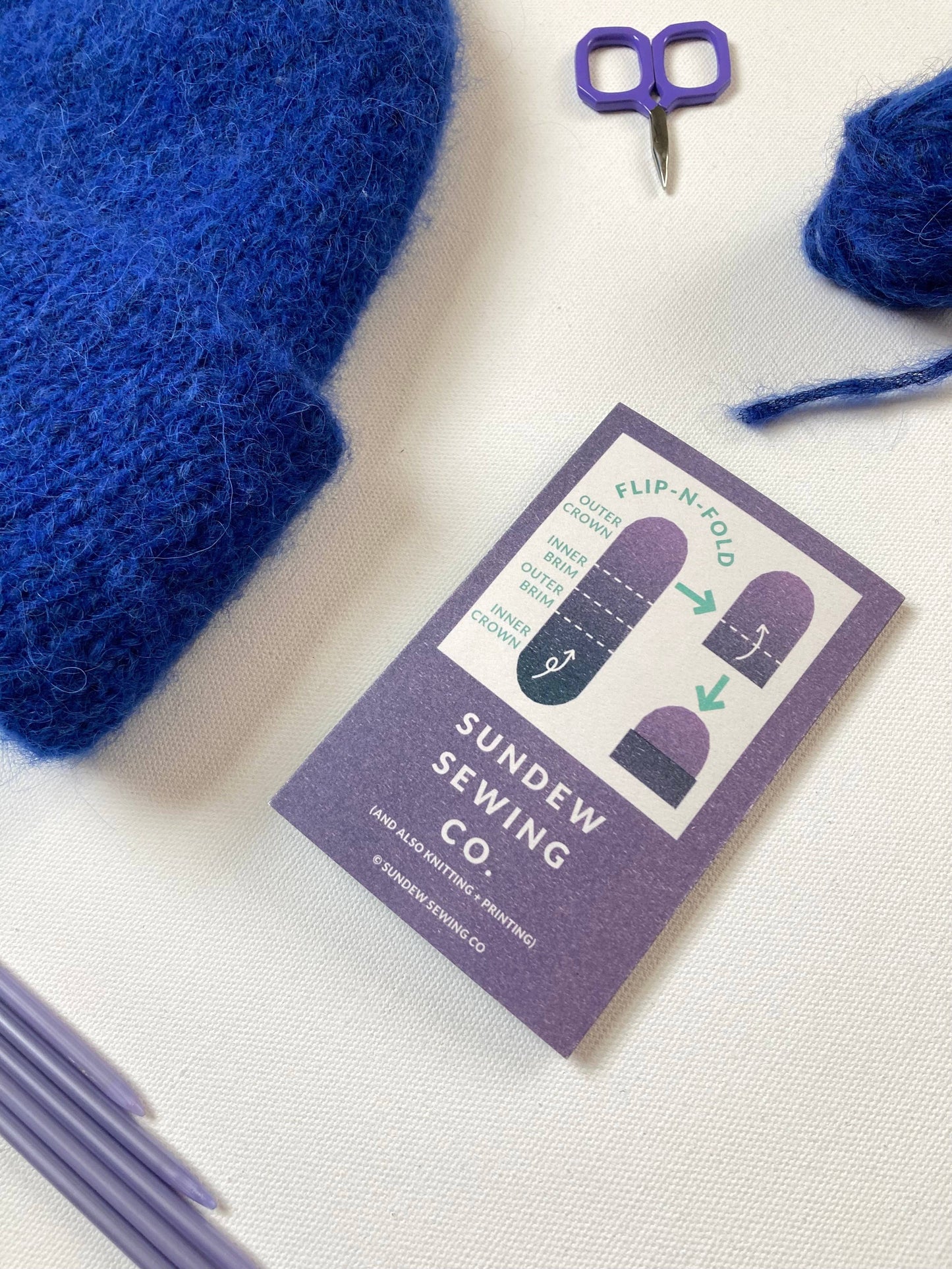 Sunday Sewing Flip-N-Fold Hat Mini Zine