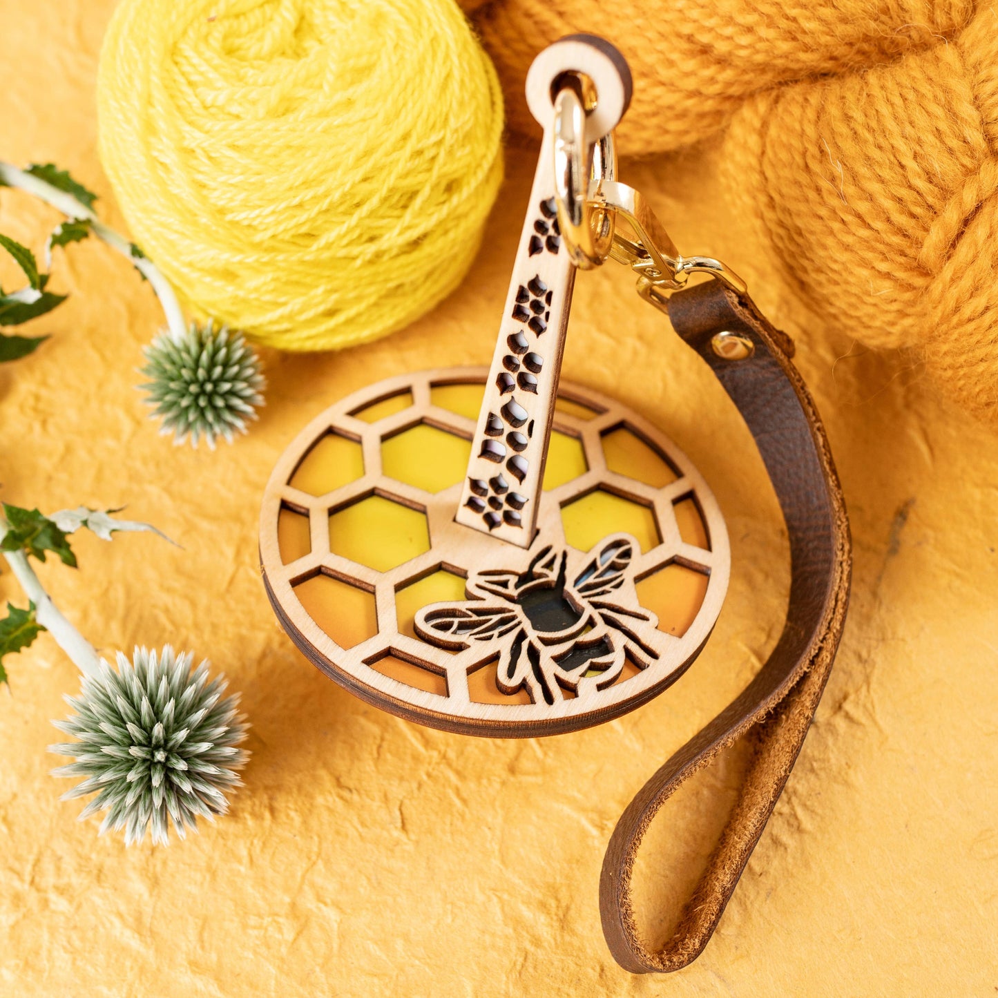 Lemonwood Mini Minder - Honeybee