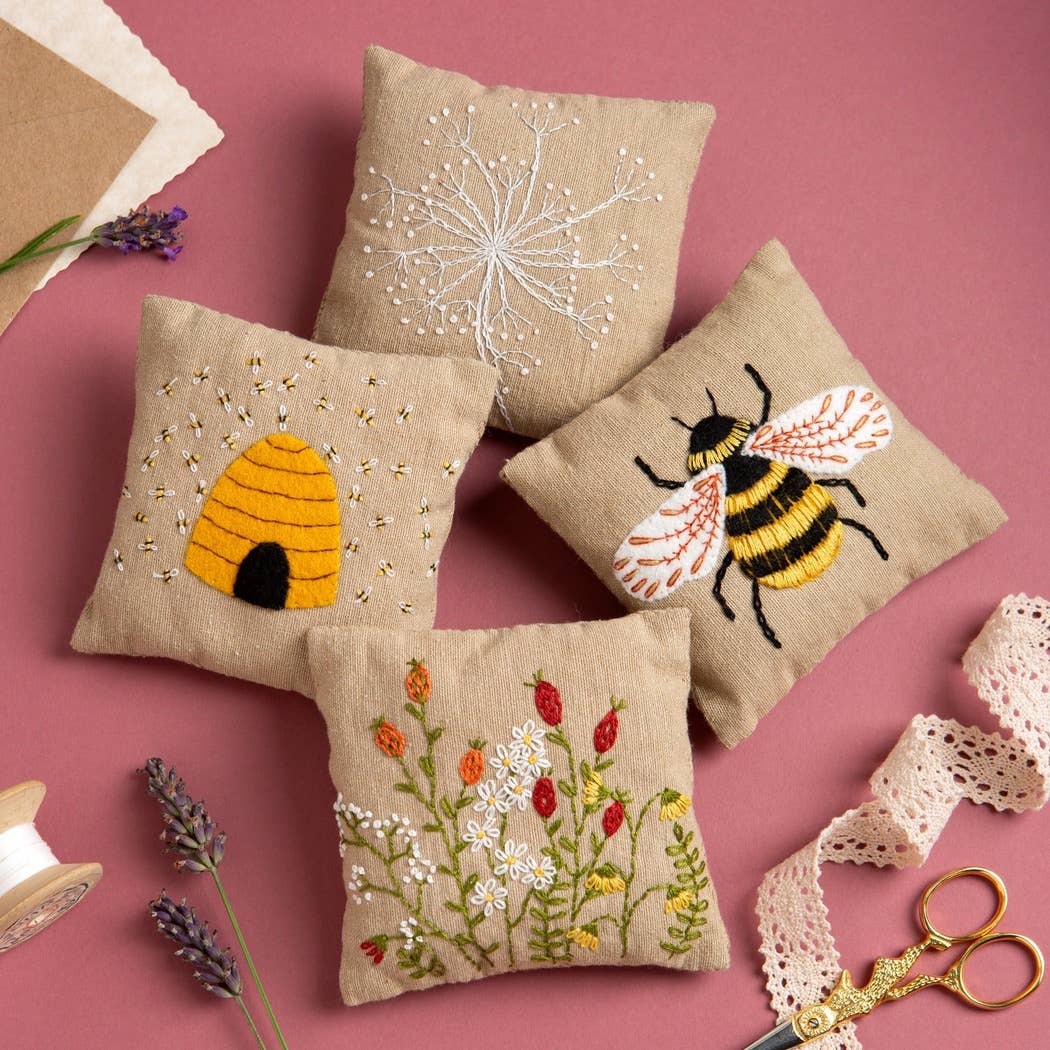 Linen Lavender Bags Embroidery Kit - Bees: English