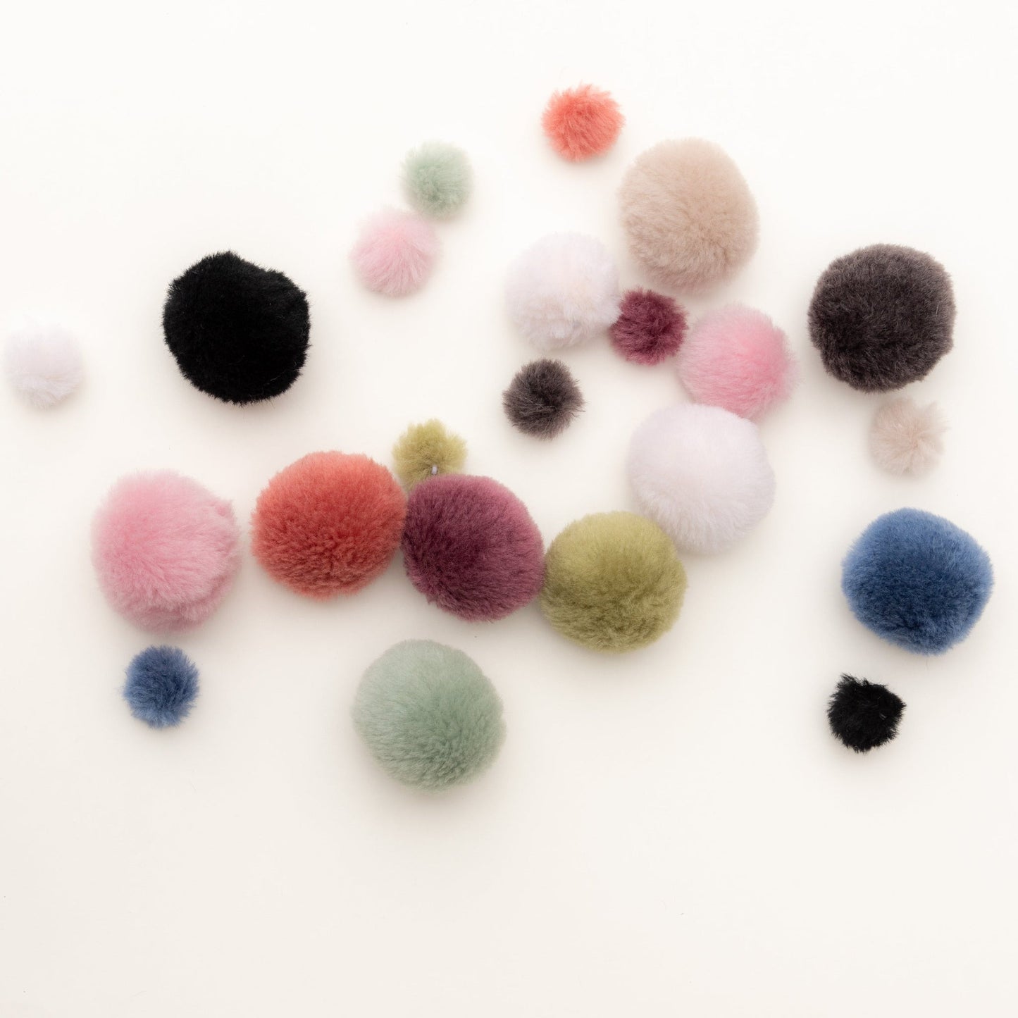 Ikigai Wool Pom-Poms 6 cm