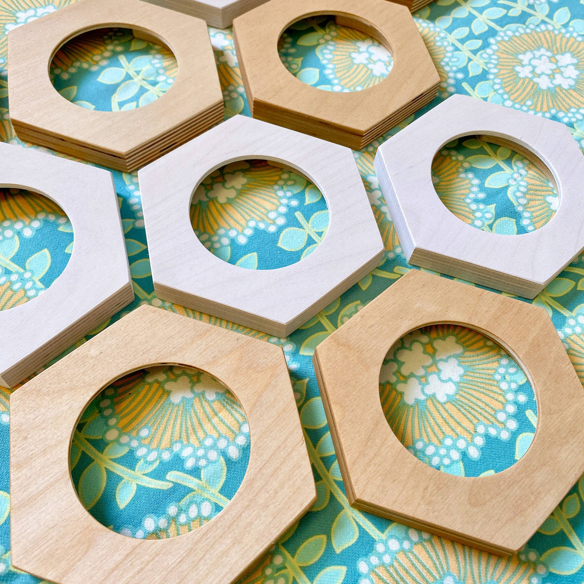 HEXAGON Embroidery Hoop Frame for 4" Hoops: White Stain