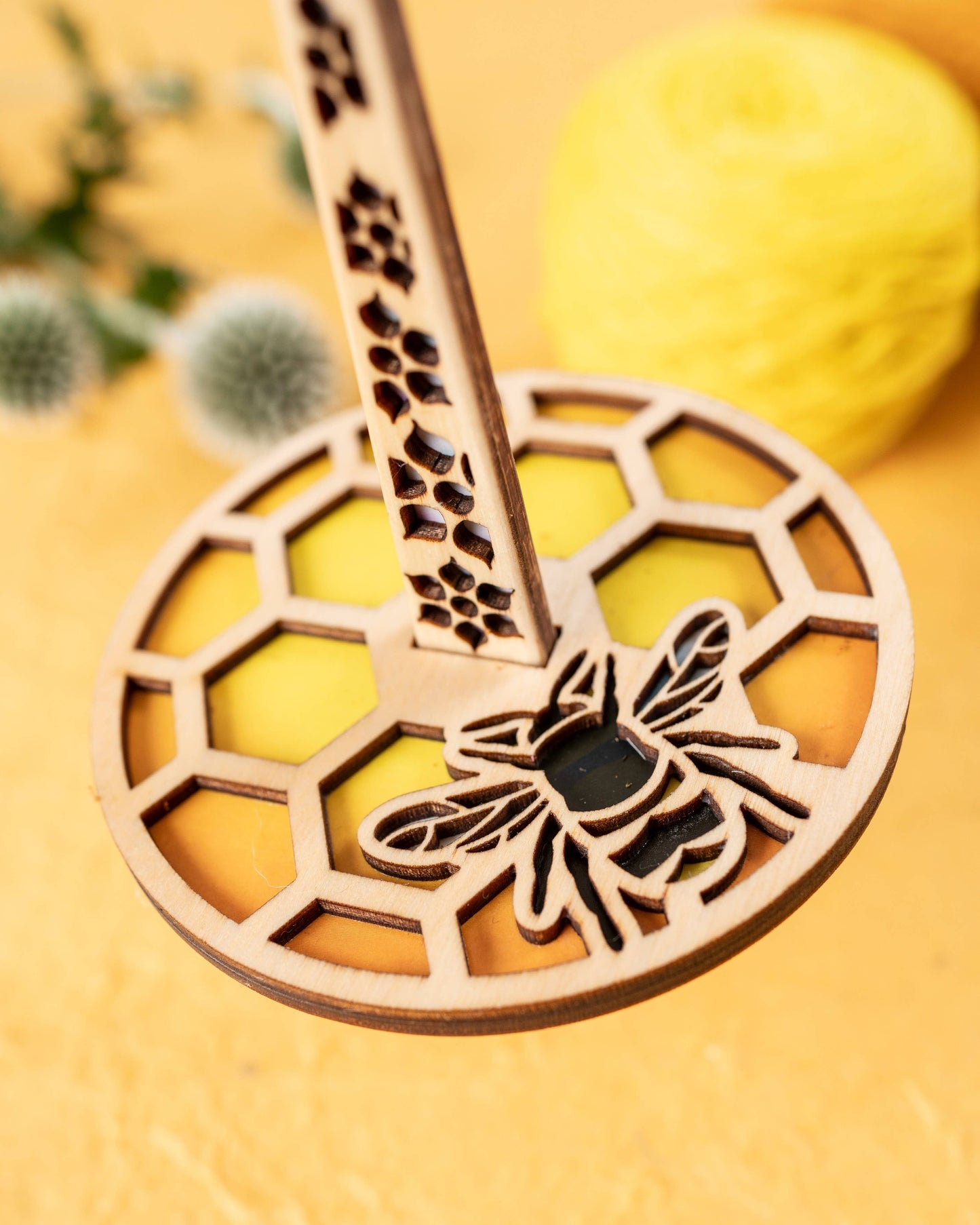Lemonwood Mini Minder - Honeybee