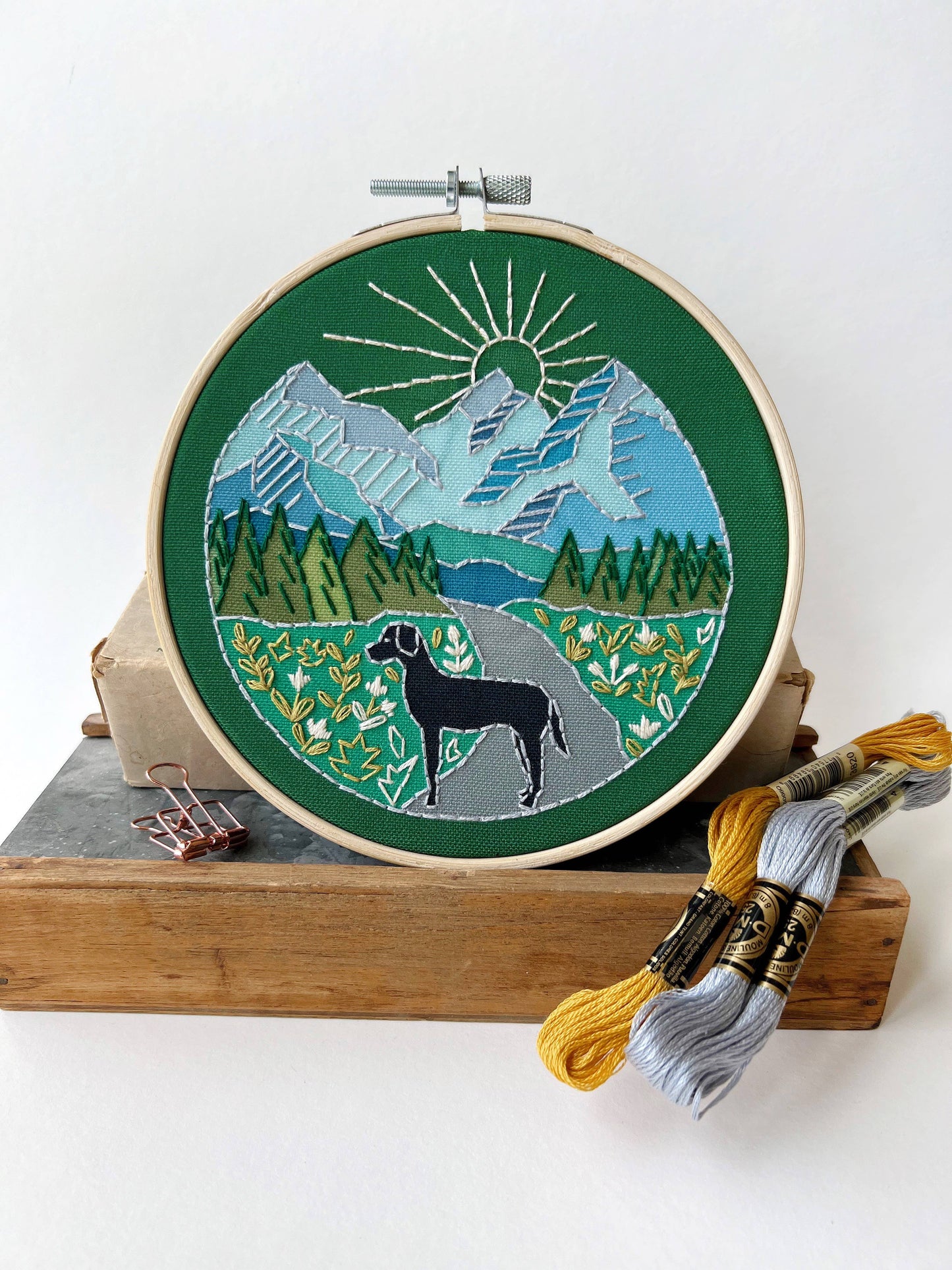 Rikrack Trail Dog Embroidery Kit
