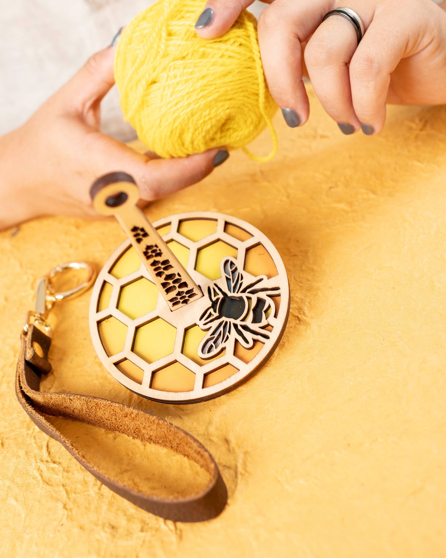 Lemonwood Mini Minder - Honeybee