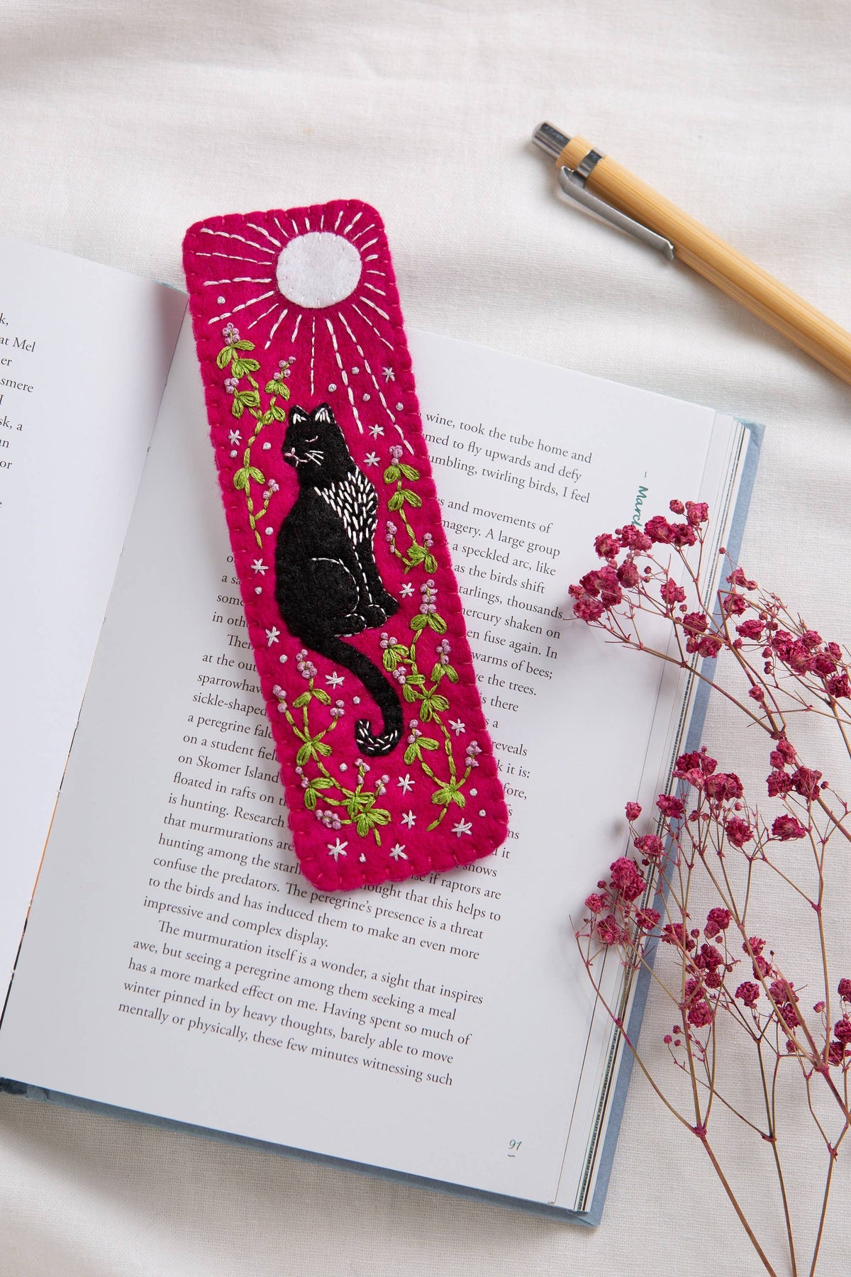 Hawthorn Handmade Black Cat Bookmark Felt Craft Kit