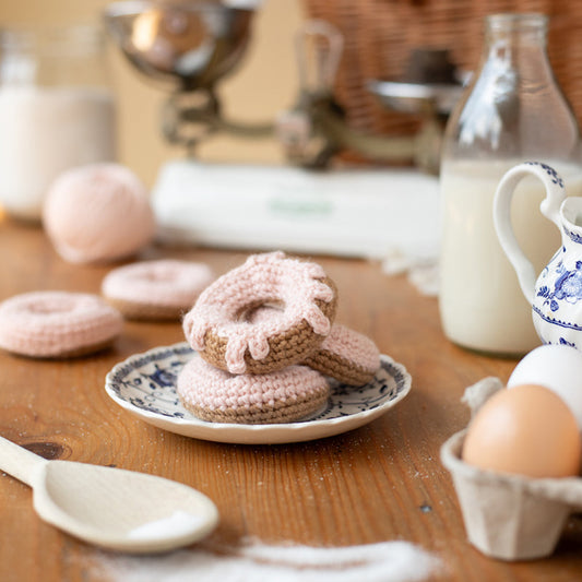 Toft Mini Crochet Kit - Mini Doughnut
