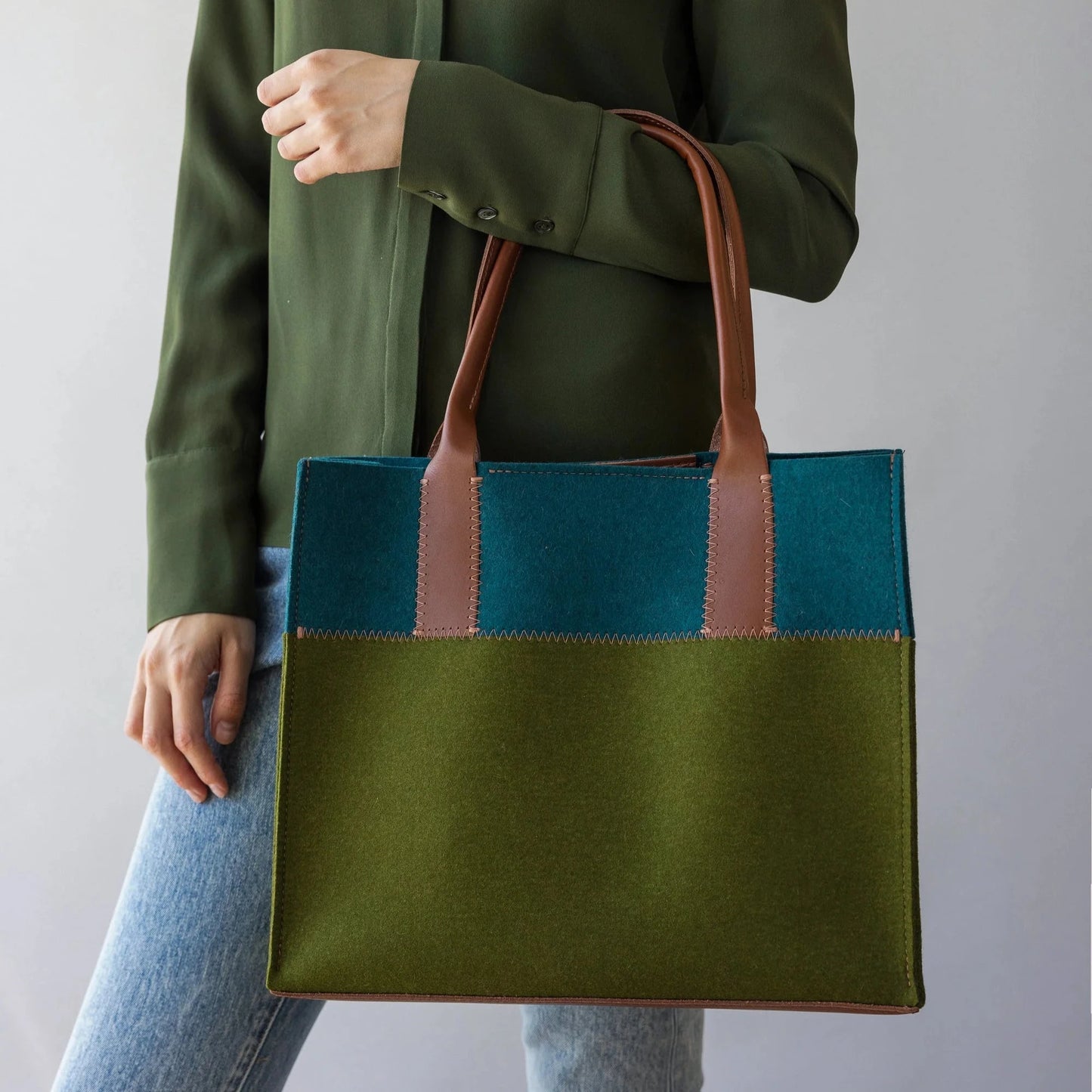 Moss & Kombu Sienna Jaunt Merino Wool Tote