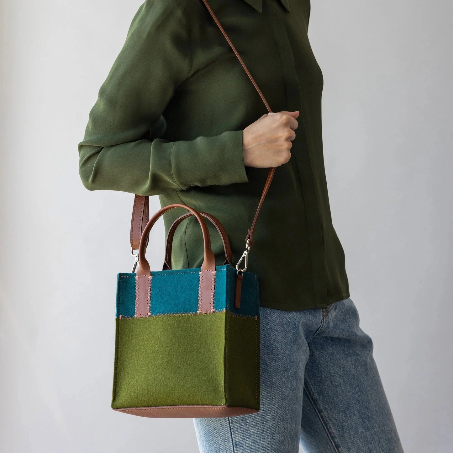 Moss & Kombu Sienna Jaunt Merino Wool Tote